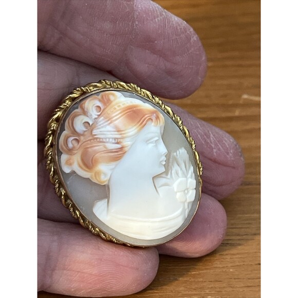 Antique MARBRO 12k GF Carved Shell Cameo Brooch Pendant twisted Rope Border 18”c - Picture 12 of 12